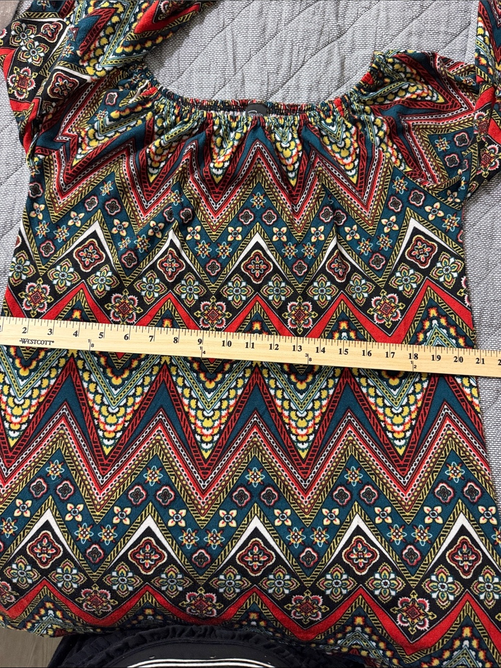 WinWin Multicolor Chevron & Floral Off-Shoulder Tunic - Picture 7 of 8